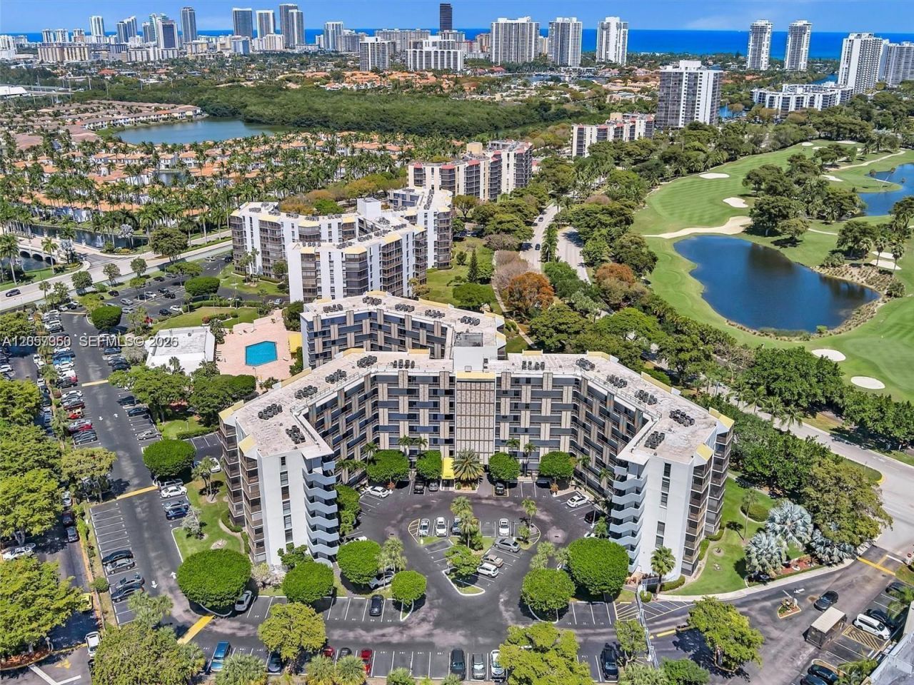 20500 W Country Club Dr , Unit 203, Aventura, FL 33180 Photo