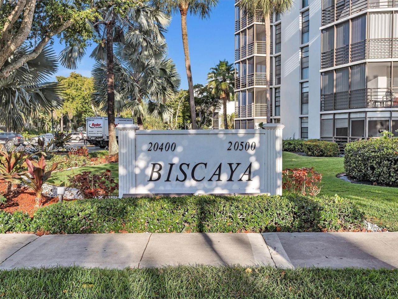 20500 W Country Club Dr , Unit 203, Aventura, FL 33180 Photo