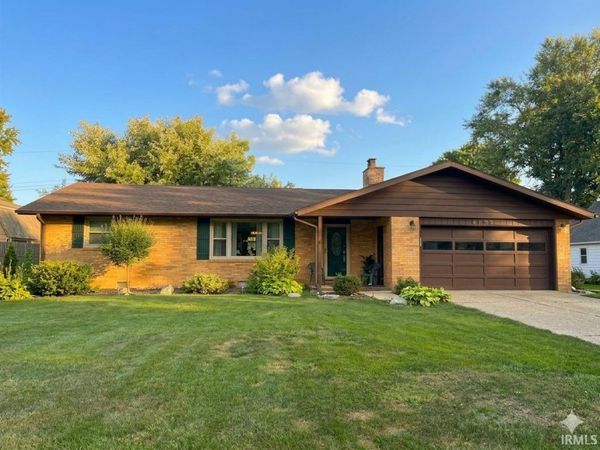 6456 W FRANWOOD Circle, Yorktown, IN 47396