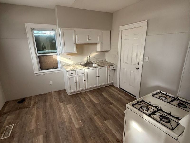 3476 E 104th Street, Cleveland, OH 44104 Photo 9