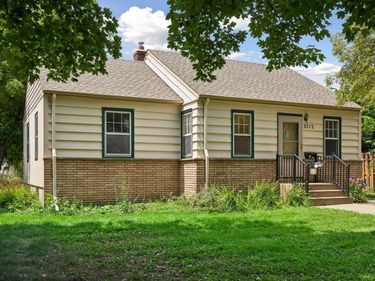 2713 Meridian Drive, Robbinsdale, MN 55422