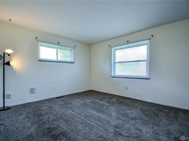 1012 E Stroop Road, Kettering, OH 45429 Photo 21