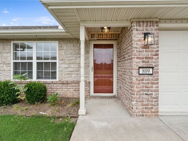 809 N 20th Street, Rogers, AR 72756