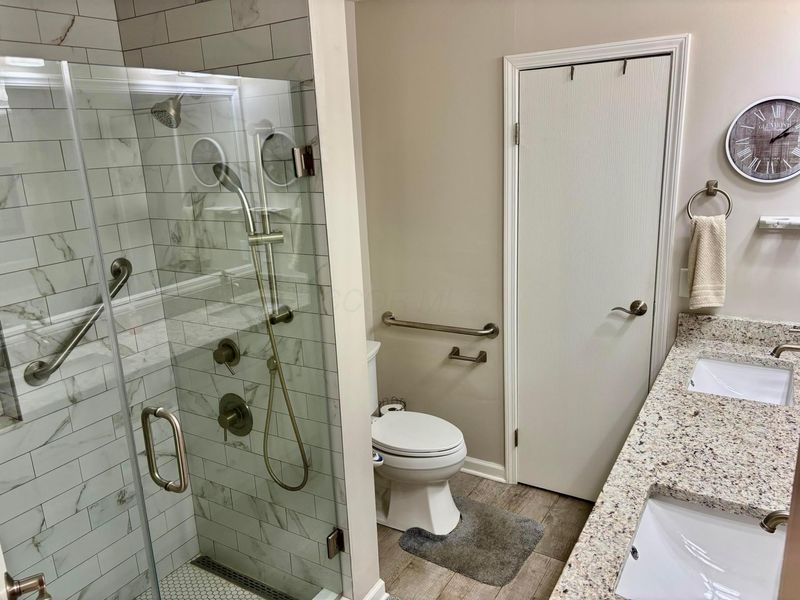 2566 Trotterslane Drive, Columbus, OH 43235 Photo 18