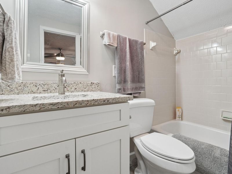 2566 Trotterslane Drive, Columbus, OH 43235 Photo 25