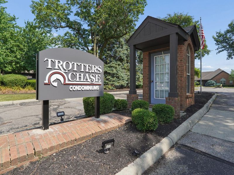 2566 Trotterslane Drive, Columbus, OH 43235 Photo 28