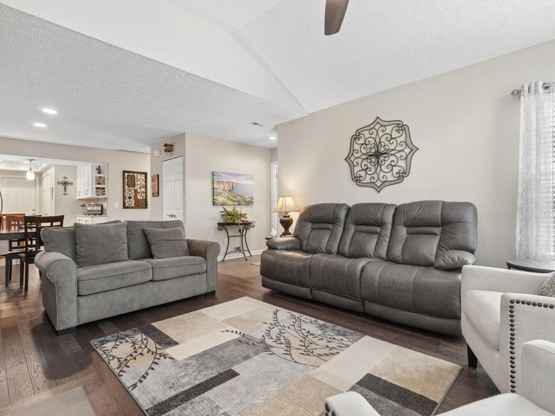 2566 Trotterslane Drive, Columbus, OH 43235 Photo 7