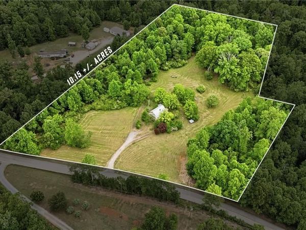 2558 Stonepile Road , Clarkesville, GA 30523