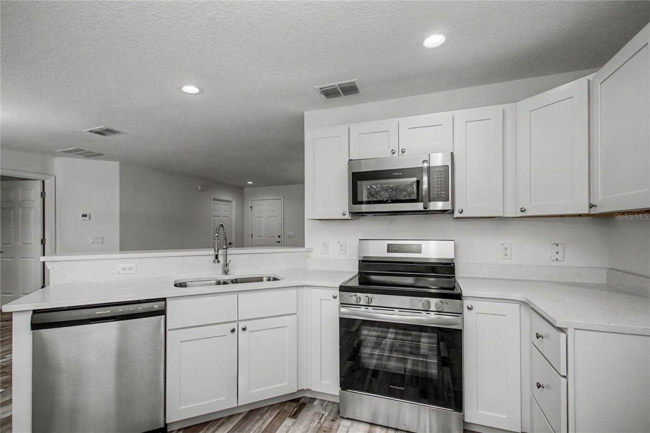 6197 NW 61st Street , Ocala, FL 34482 Photo