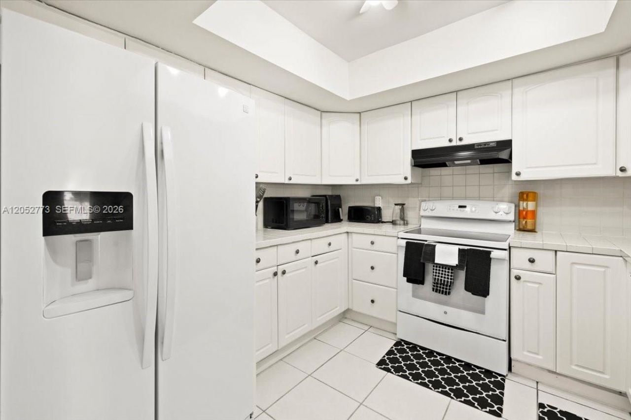 5850 NW 57th Ave , Unit 7, Tamarac, FL 33319 Photo