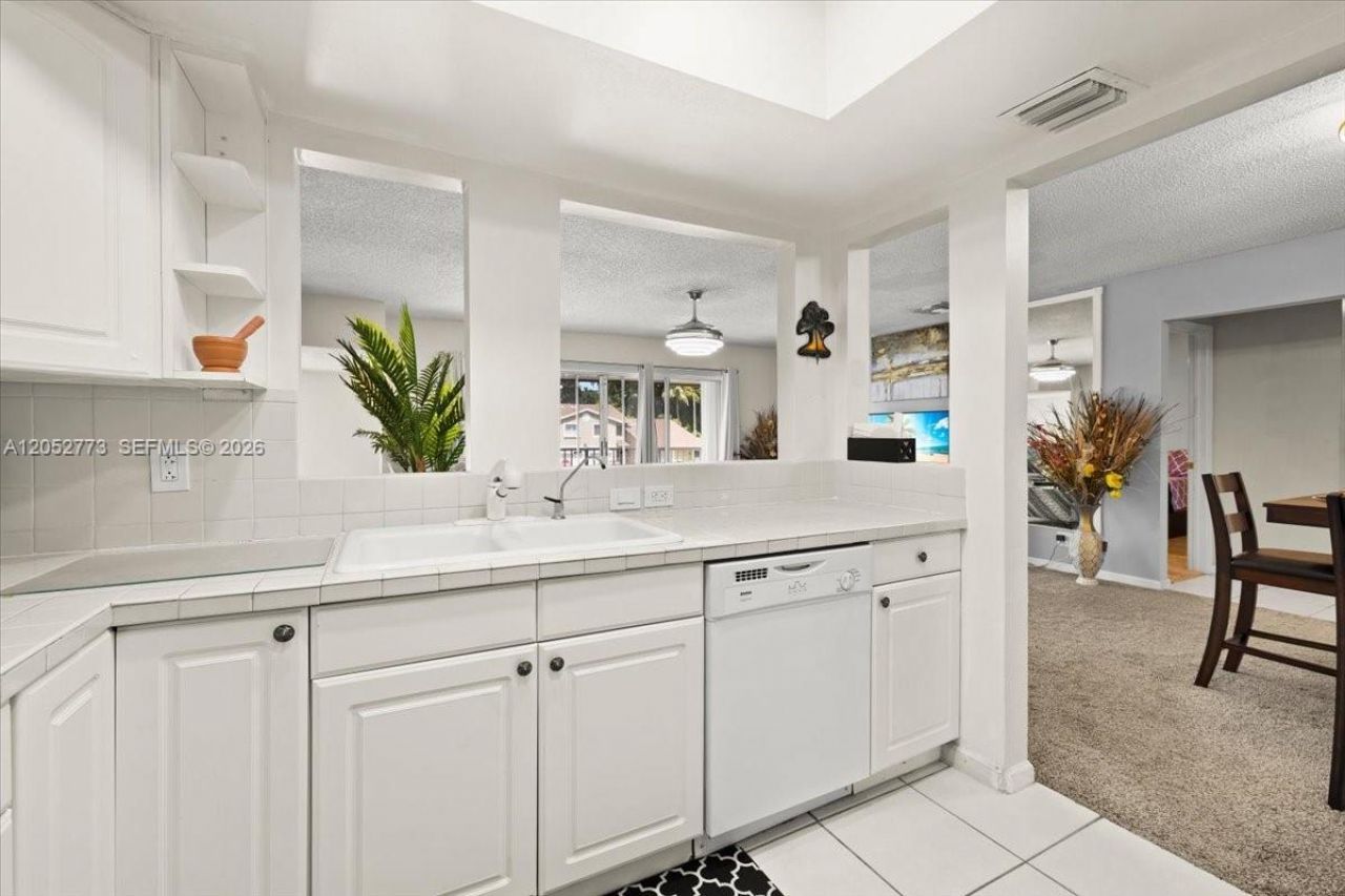 5850 NW 57th Ave , Unit 7, Tamarac, FL 33319 Photo