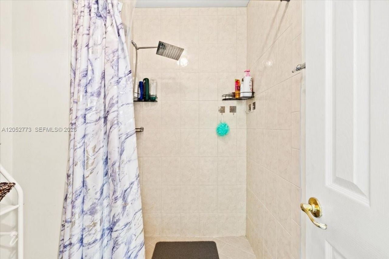 5850 NW 57th Ave , Unit 7, Tamarac, FL 33319 Photo