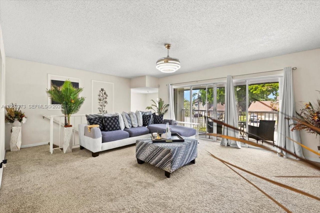 5850 NW 57th Ave , Unit 7, Tamarac, FL 33319 Photo