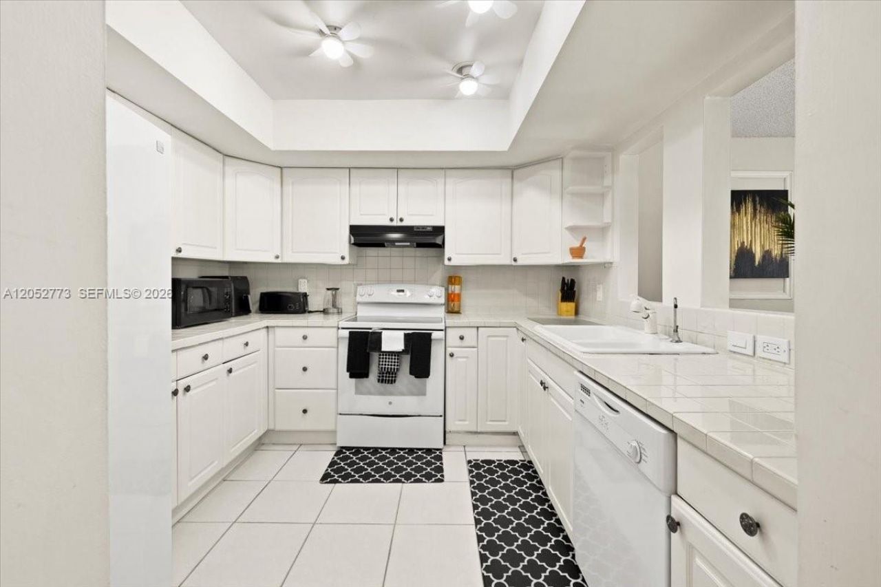 5850 NW 57th Ave , Unit 7, Tamarac, FL 33319 Photo