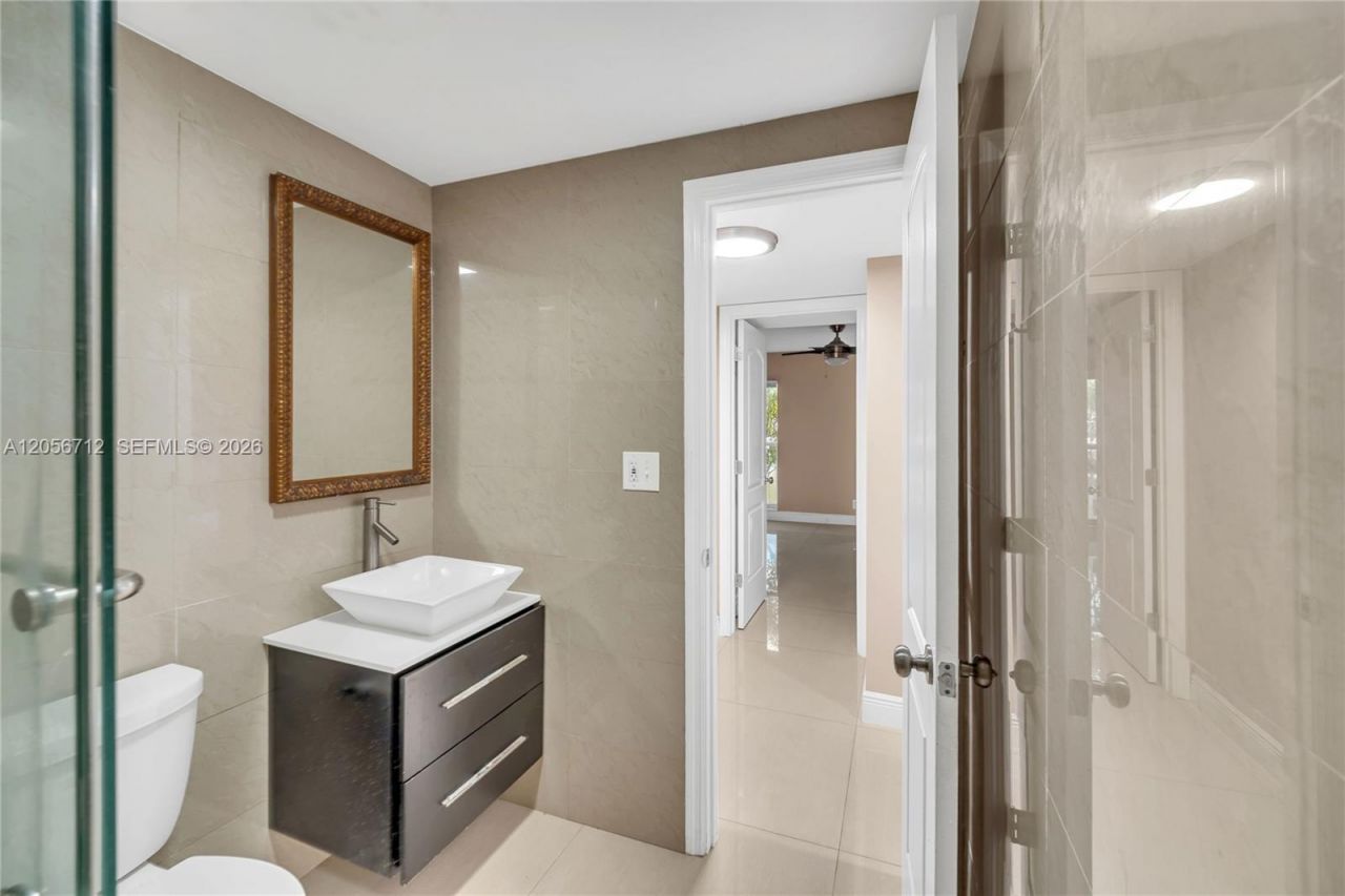 4848 NW 24th Ct , Unit 118, Lauderdale Lakes, FL 33313 Photo