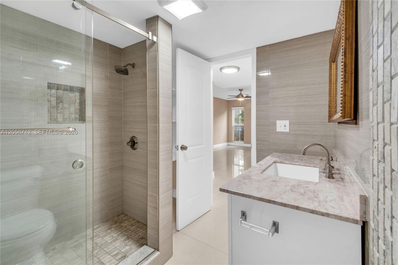 4848 NW 24th Ct , Unit 118, Lauderdale Lakes, FL 33313 Photo
