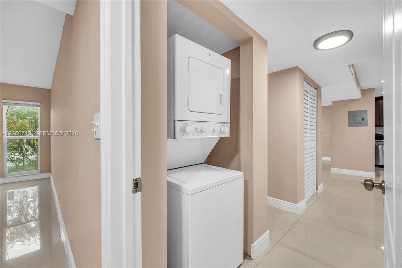4848 NW 24th Ct , Unit 118, Lauderdale Lakes, FL 33313 Photo