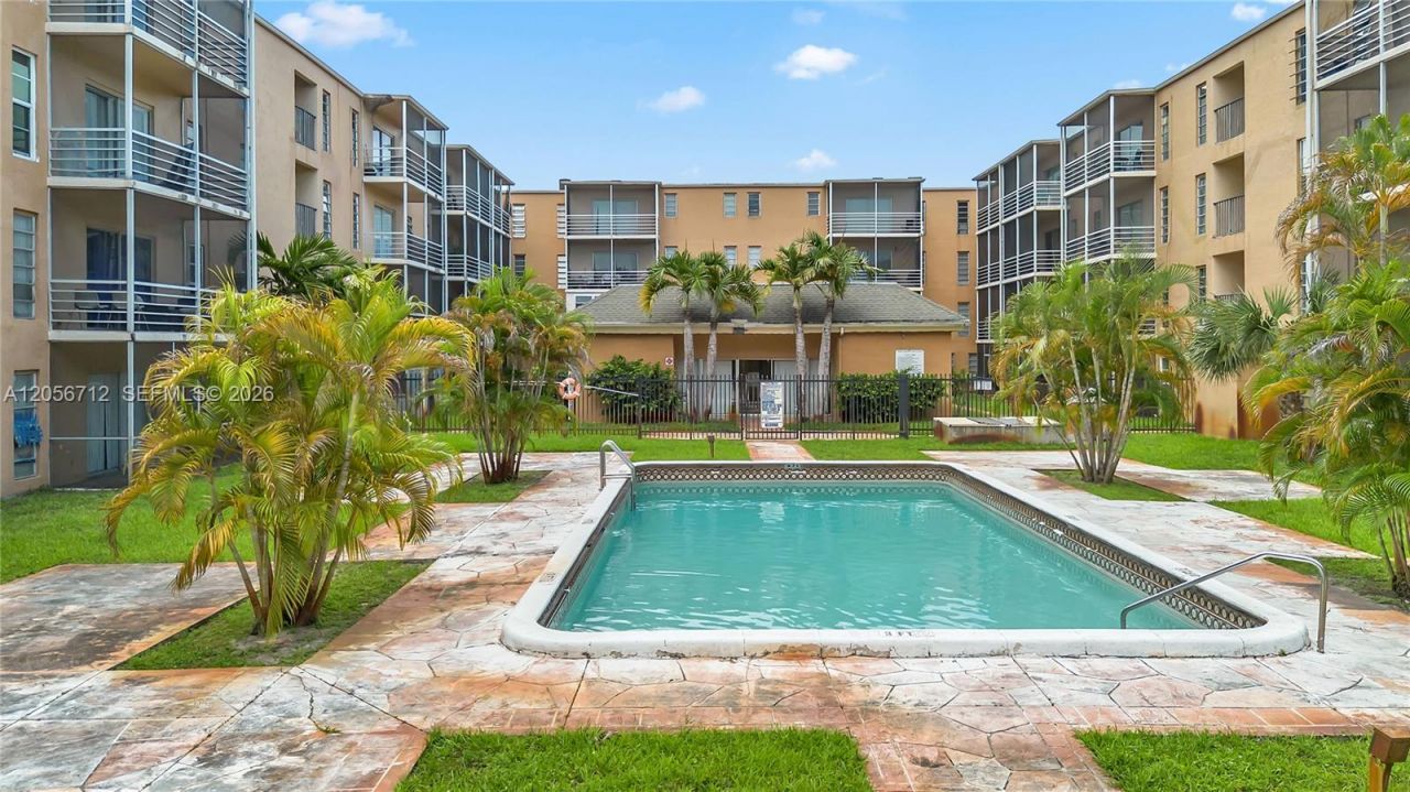4848 NW 24th Ct , Unit 118, Lauderdale Lakes, FL 33313 Photo