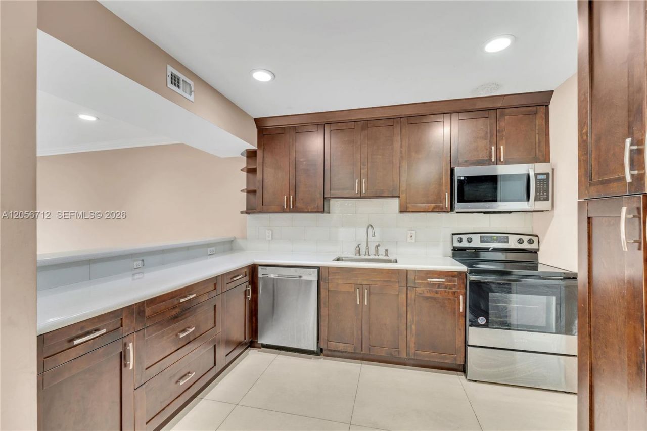 4848 NW 24th Ct , Unit 118, Lauderdale Lakes, FL 33313 Photo