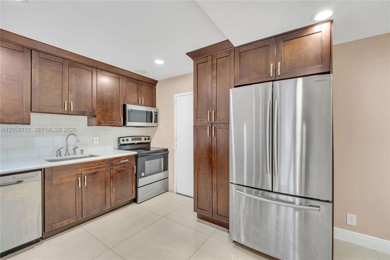 4848 NW 24th Ct , Unit 118, Lauderdale Lakes, FL 33313 Photo