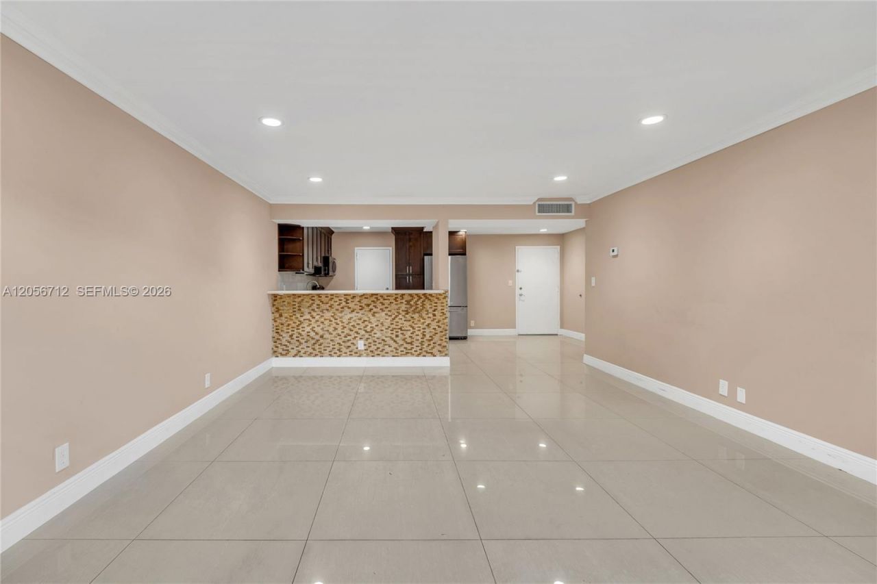 4848 NW 24th Ct , Unit 118, Lauderdale Lakes, FL 33313 Photo