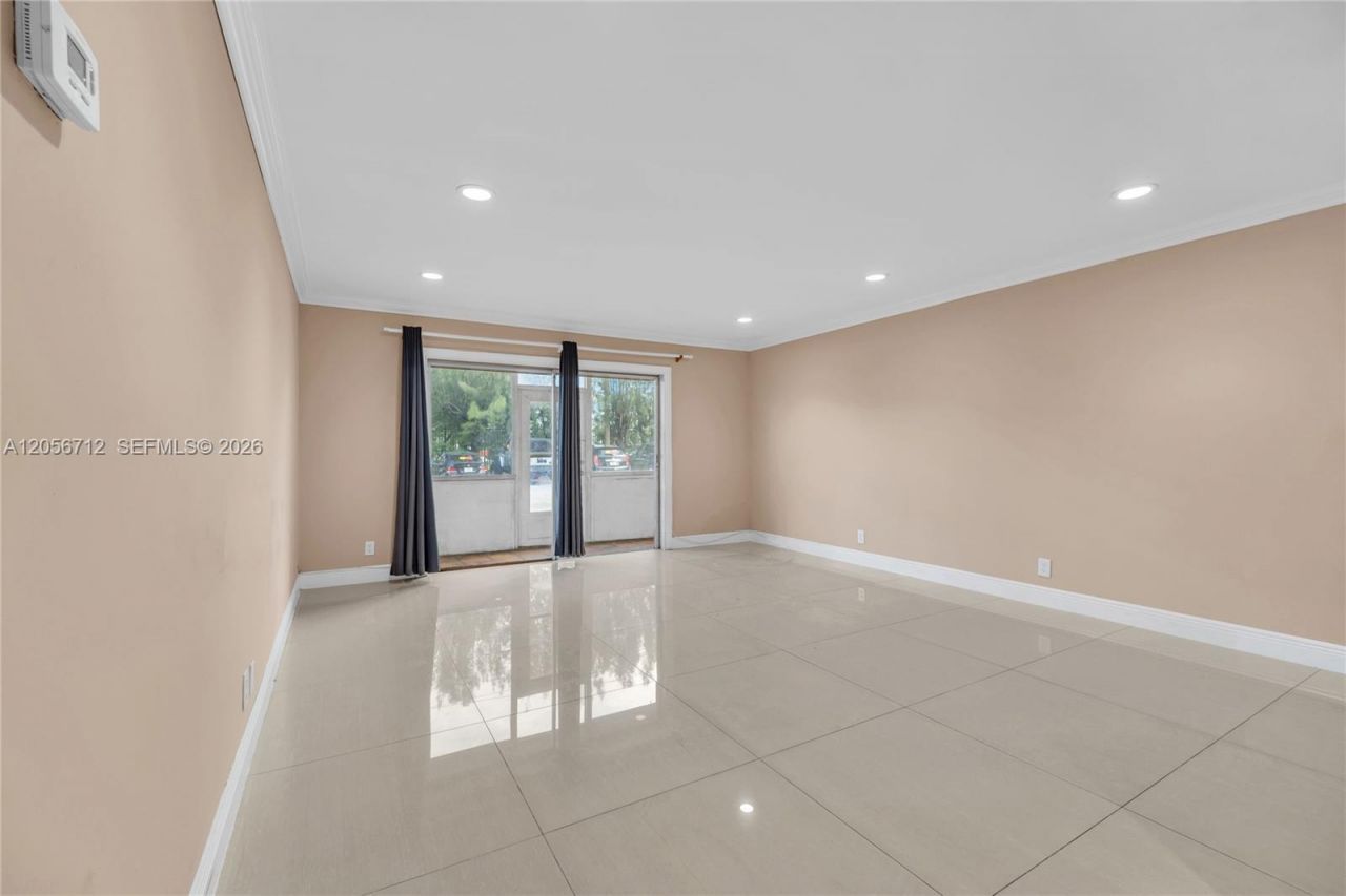 4848 NW 24th Ct , Unit 118, Lauderdale Lakes, FL 33313 Photo