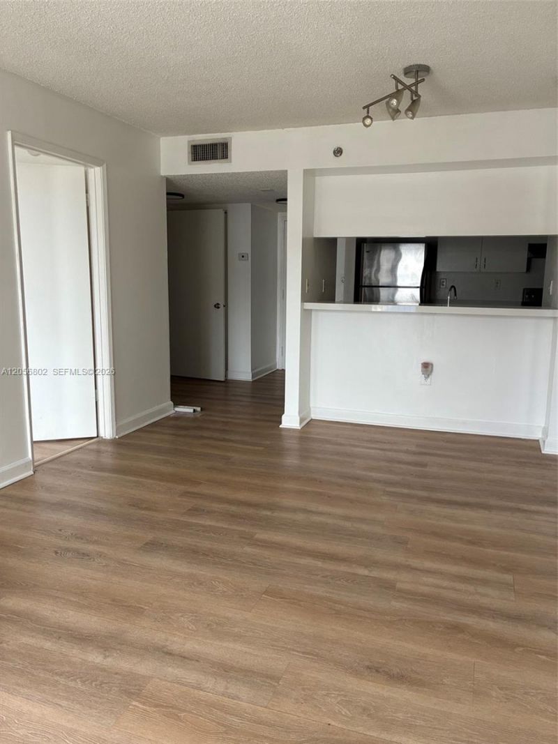 850 N Miami Ave , Unit W-406, Miami, FL 33136 Photo