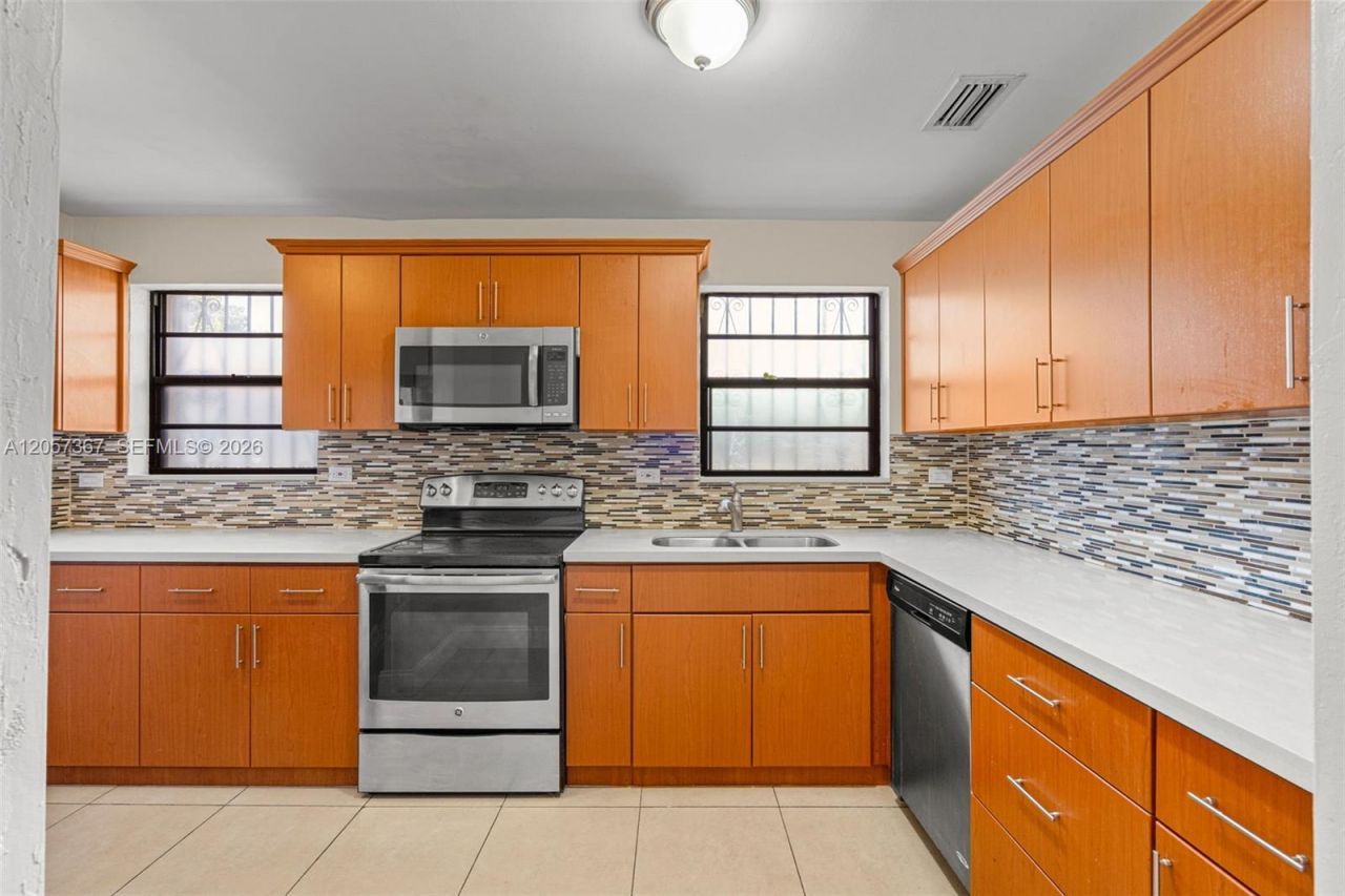3220 E 8th Ave , Hialeah, FL 33013 Photo