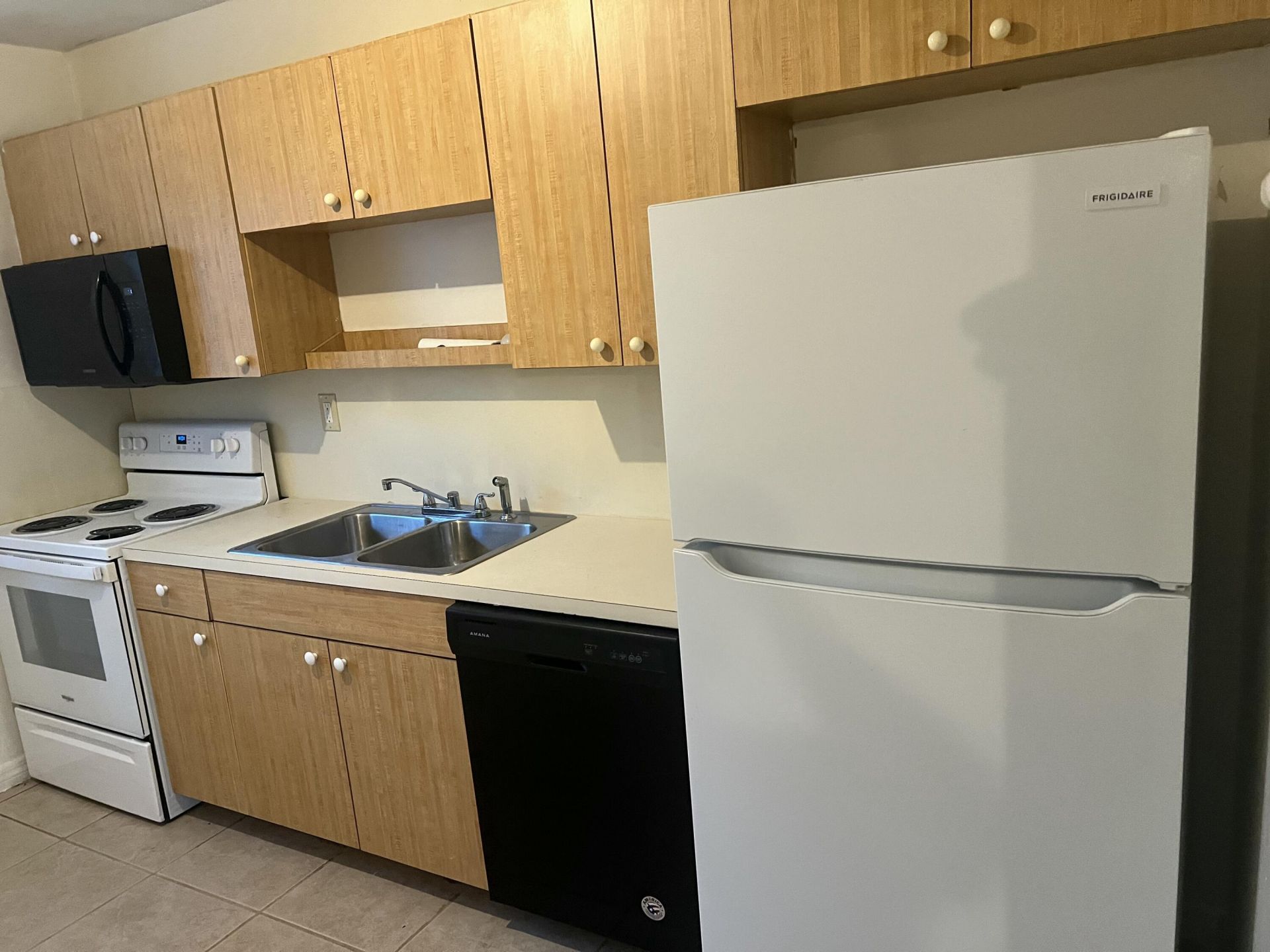 820 SW 9th Street, Unit 1-8, Pompano Beach, FL 33060 Photo