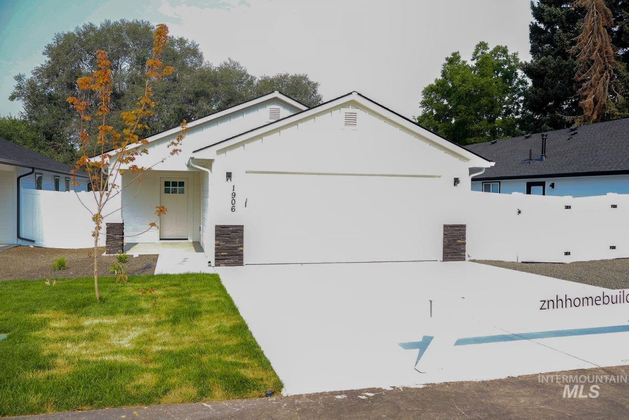 1906 Oregon Lane, Caldwell, ID 83605 Main Photo