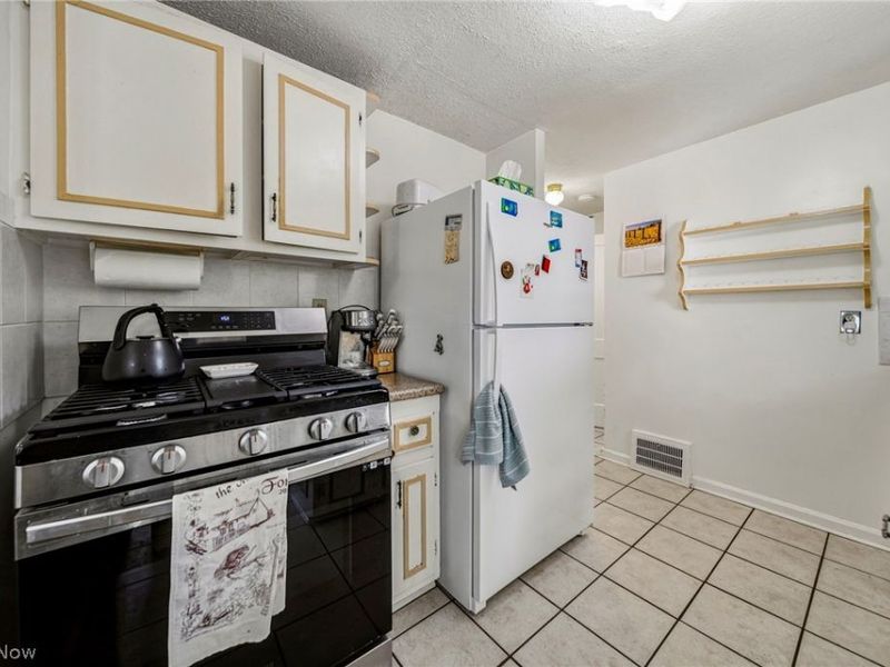 134 E 293rd Street, Willowick, OH 44095 Photo 11
