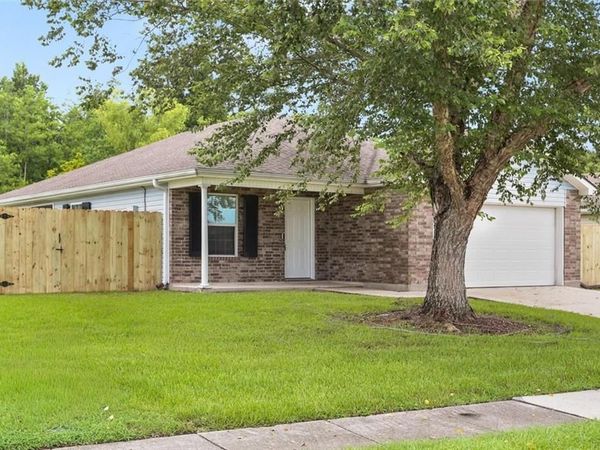 33 CLIFFORD Street , Westwego, LA 70094