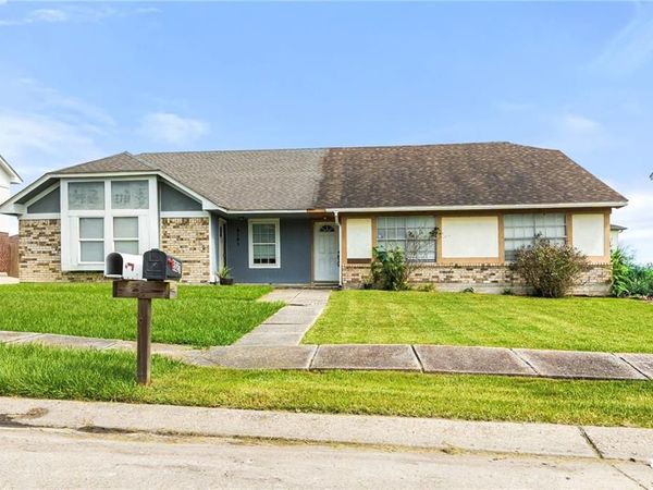 2027 SNOWBIRD Drive , Harvey, LA 70058