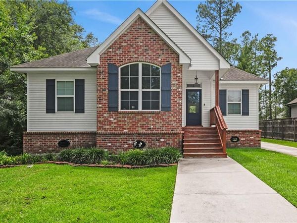 61107 JADE Street, Lacombe, LA 70445