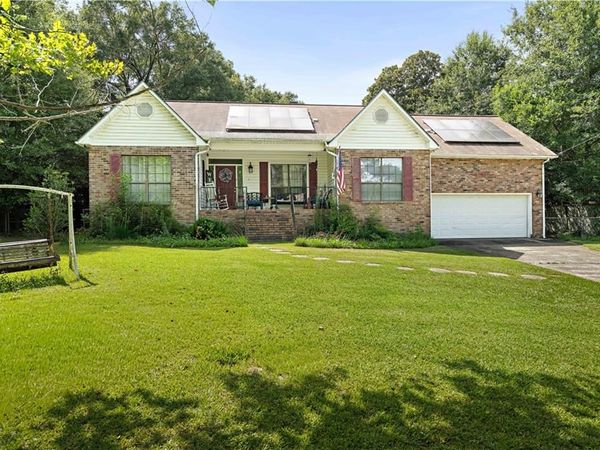 217 CAMELLIA Road , Bogalusa, LA 70427