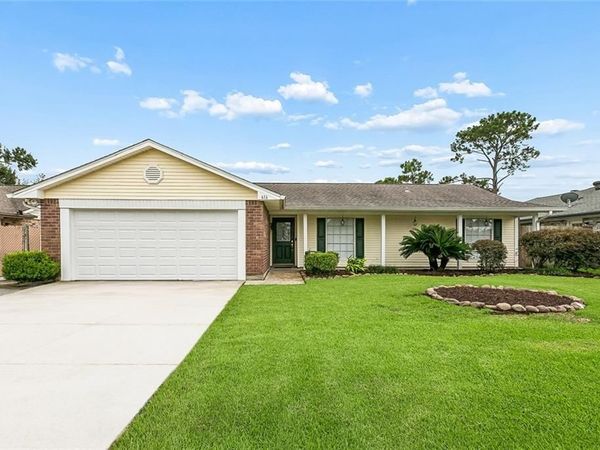 616 FAIRWAY Drive, LaPlace, LA 70068