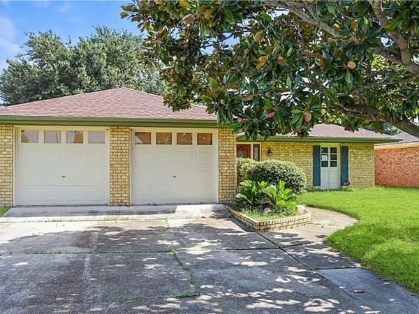 324 PELLERIN Drive , Kenner, LA 70065