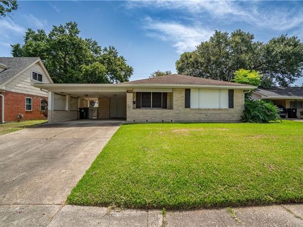 2518 SOMERSET Drive , New Orleans, LA 70131