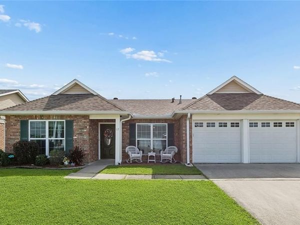 17 OAKLEY Drive, Destrehan, LA 70047