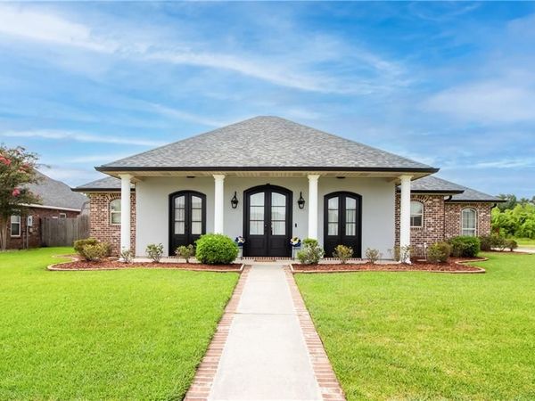 503 COUNTRY COTTAGE Boulevard, Montz, LA 70068