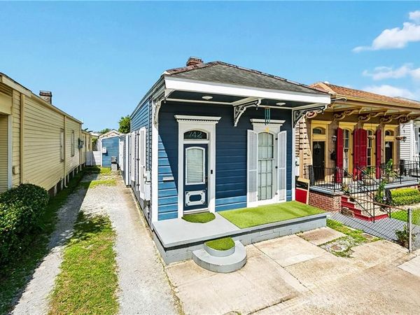 742 DELACHAISE Street , New Orleans, LA 70115