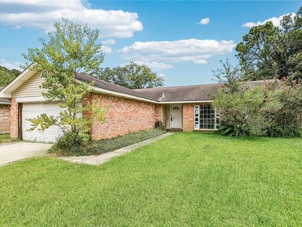224 S QUEENS Drive , Slidell, LA 70458