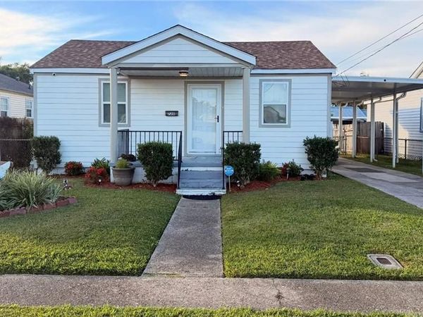 720 KELLER Avenue , Westwego, LA 70094