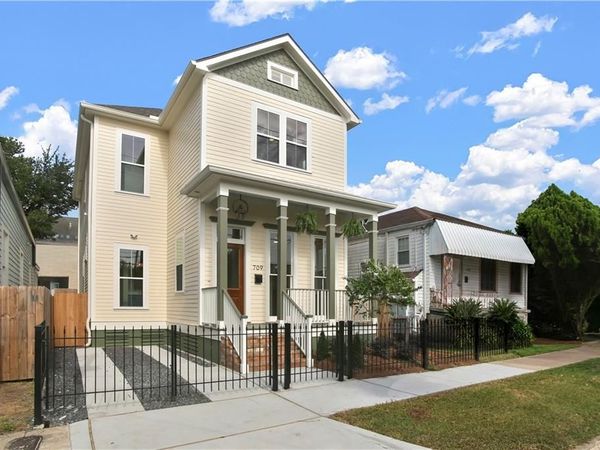 709 VALENCE Street , New Orleans, LA 70115