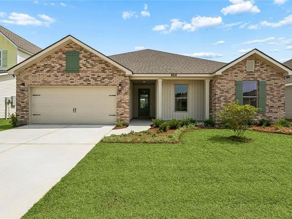 924 LAUREL OAKS Drive, Waggaman, LA 70094
