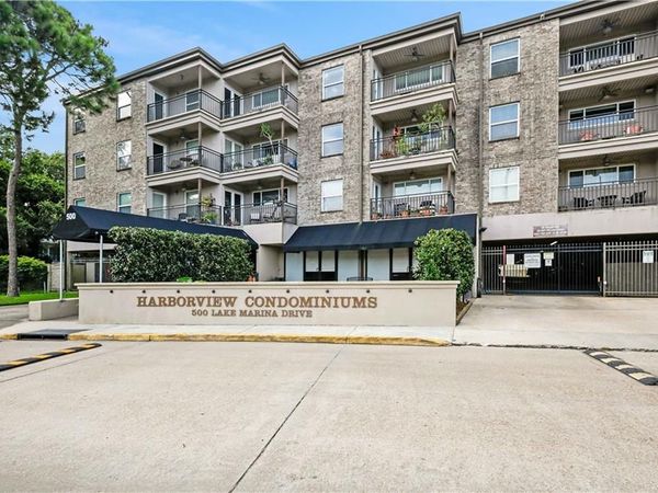 500 LAKE MARINA Avenue, Unit 230, New Orleans, LA 70124