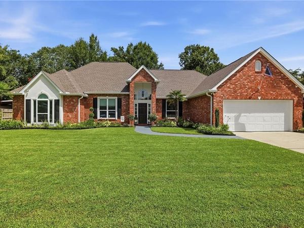 215 CHESTNUT OAK Drive, Mandeville, LA 70448
