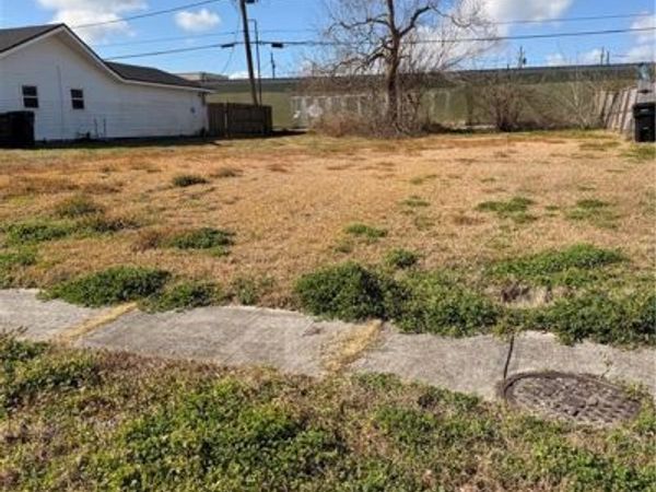 108 PERRIN Drive , Arabi, LA 70032