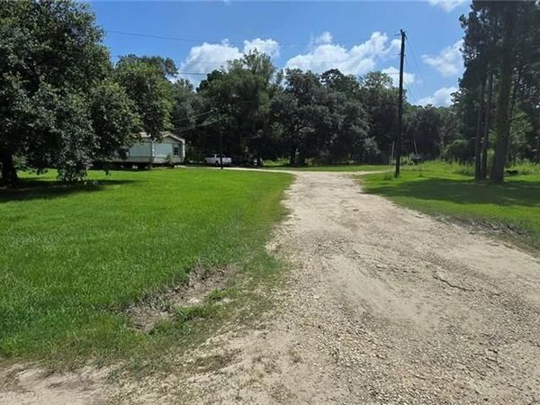 25523 TRAYLOR Lane , Holden, LA 70744