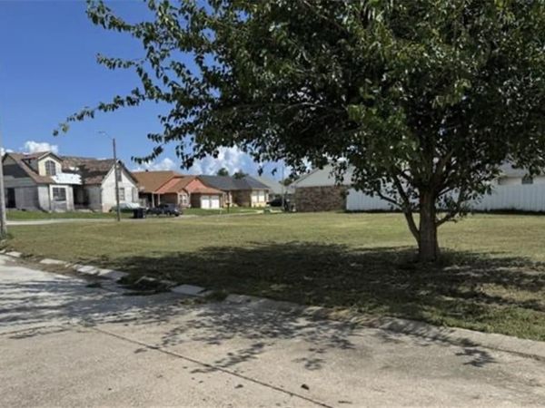 13900 INTREPID Street , New Orleans, LA 70129